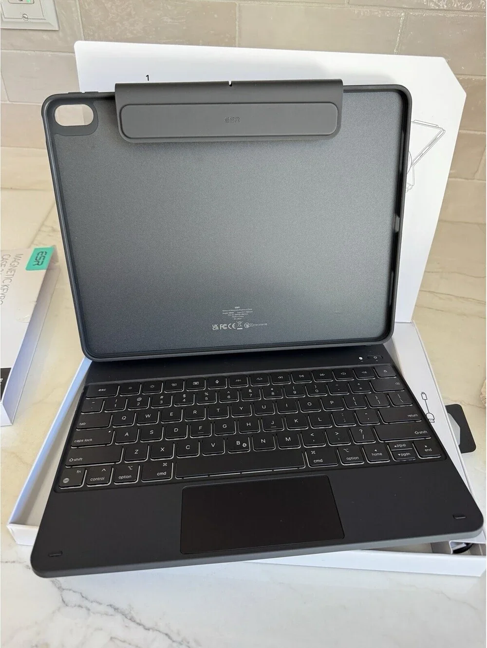ESR Rebound Series Magnetic Keyboard Case 360 Black for iPad Pro 13